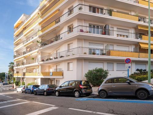 Modern Apartment In Le Cannet Near Centre