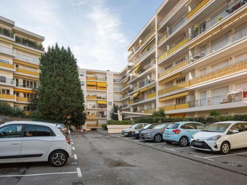Modern Apartment In Le Cannet Near Centre