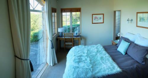 Acacia Bay's Tauhara Sunrise Lodge