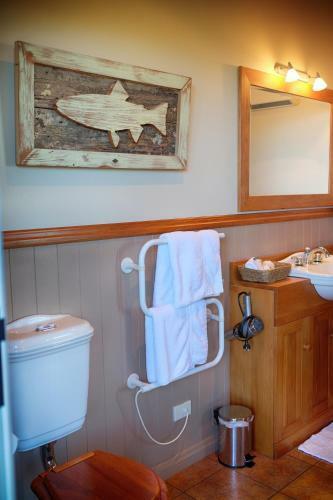 Acacia Bay's Tauhara Sunrise Lodge