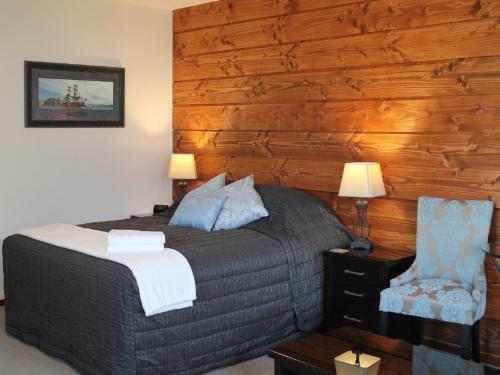 Inn The Bay Bed & Breakfast