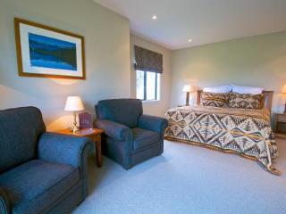Manakau Lodge