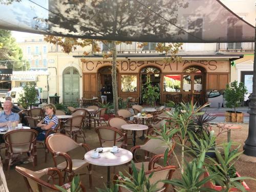 L'ile-rousse Villa Sleeps 2 With Air Con And Wifi