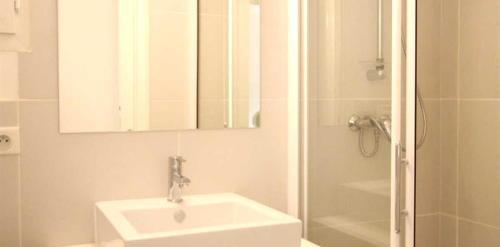 L'ile-rousse Holiday Home Sleeps 2 With Pool And Air Con