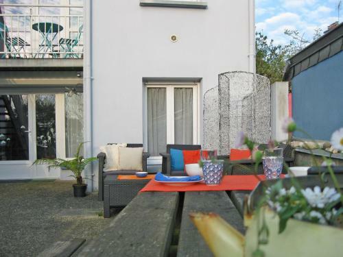 Cosy Apartment In Brittany With Private Garden