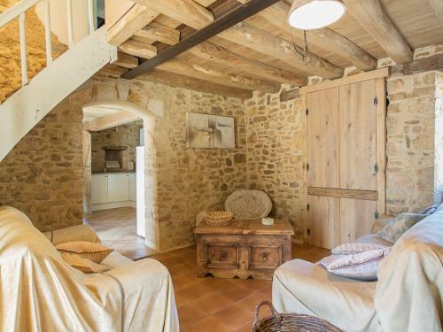 Rustic Holiday Home In Loubejac With Jacuzzi