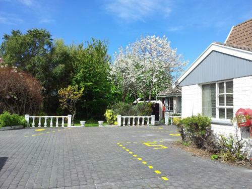 Ferry Motel