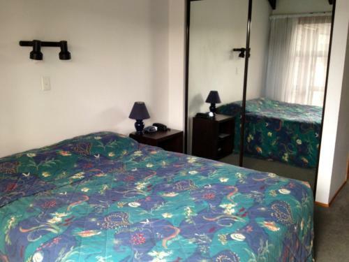 Academy Motor Lodge