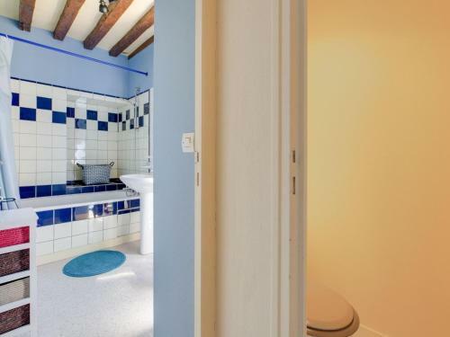Classic Holiday Home In Maisons Near Sea
