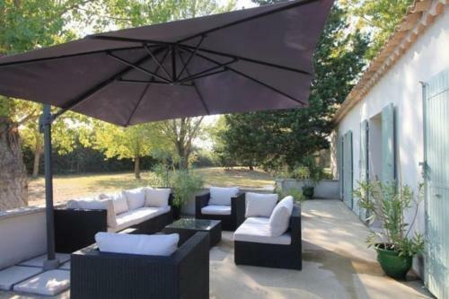 Magnificent House With Garden Near Avignon