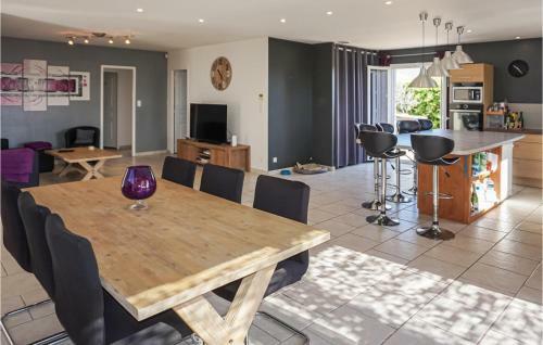 Nice Home In Maraissan With Wifi And 3 Bedrooms