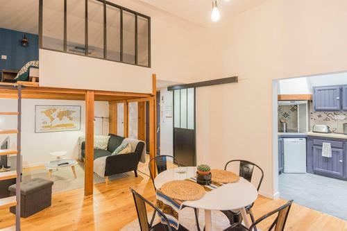 Design And Air Conditioned Apartment