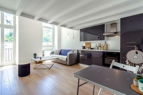 Magnificent Bright Apartment In Marseille