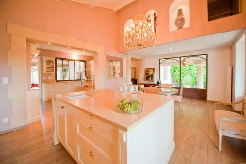 Maureilhan Villa Sleeps 8 With Pool Air Con And Wifi