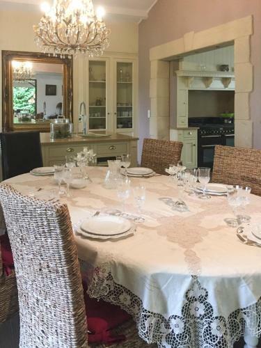 Maureilhan Villa Sleeps 8 With Pool Air Con And Wifi