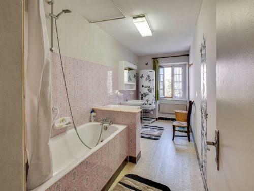 Timeless Holiday Home In Massaguel With Patio