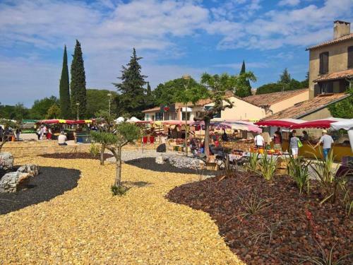 Delightful Holiday Home In Mejannes Le Clap With Pool