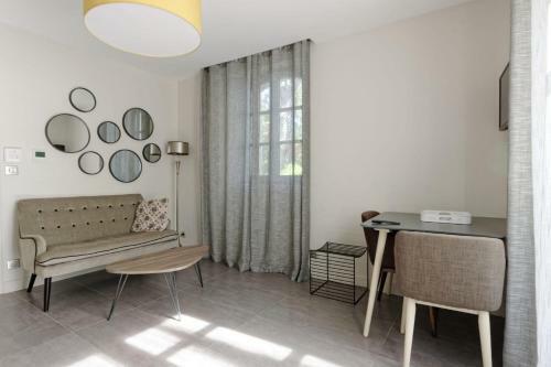 Verlaine Private Apartment