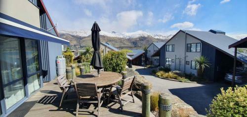 The Moorings Motel And Apartments