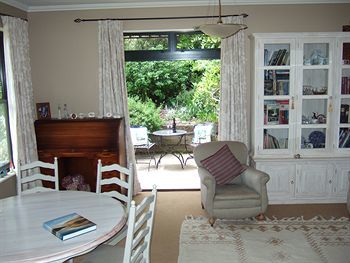 Bed & Breakfast Renmore House