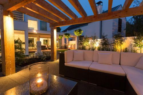 Bed & Breakfast The Establishment Boutique Accommodation