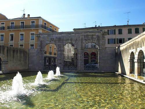 Lovely Apartment With Swimming Pool, Private Terrace,parking