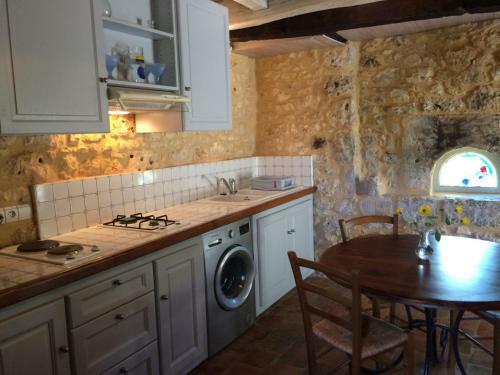 G�te Monsac, 2 Pi�ces, 2 Personnes - Fr-1-616-101