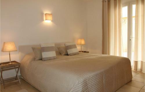 Five-bedroom Holiday Home In Montelimar