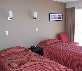 Cranford Oak Motel