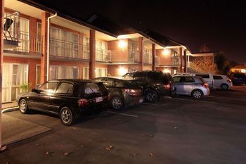 Cranford Oak Motel
