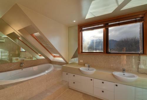 Manata Lodge Luxury Apartments