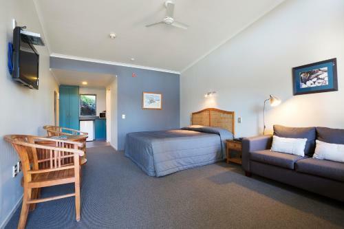 Beach House Motel