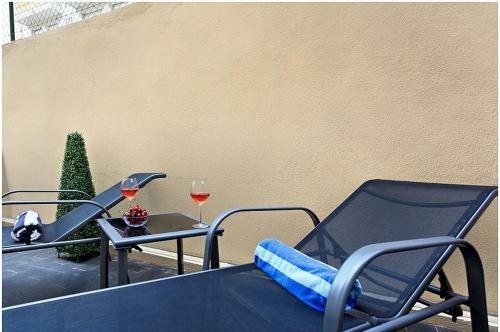 Sunlight Properties - Amourviolette - Central Apartment W Rare Terrace