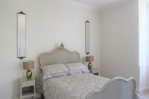 Pauillac Chateau Sleeps 10 With Pool And Wifi