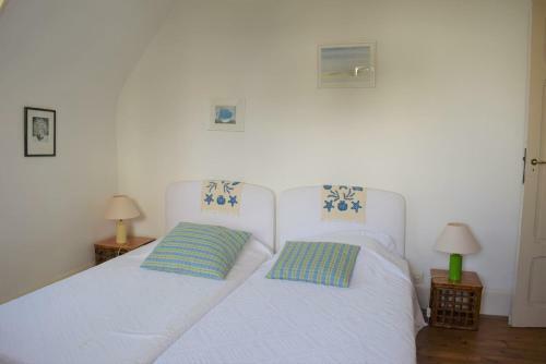 Belle Villa En Granit Rose Vue Sur Mer � Perros-guirec - R�f 943