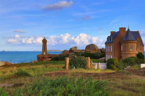 Belle Villa En Granit Rose Vue Sur Mer � Perros-guirec - R�f 943