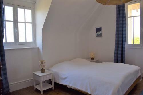 Belle Villa En Granit Rose Vue Sur Mer � Perros-guirec - R�f 943