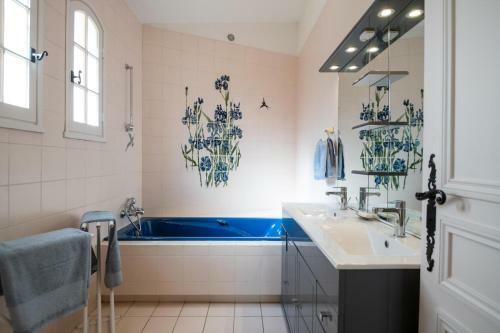 Peymeinade Villa Sleeps 8 Pool Air Con Wifi