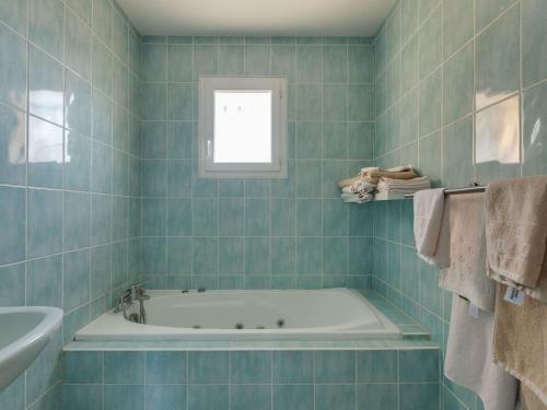 Majestic Holiday Home In Pinet With Private Pool
