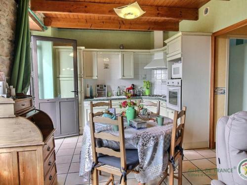 G�te Ploubazlanec, 3 Pi�ces, 4 Personnes - Fr-1-536-105