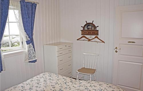 Holiday Home Bekkjarvik Kvednelva