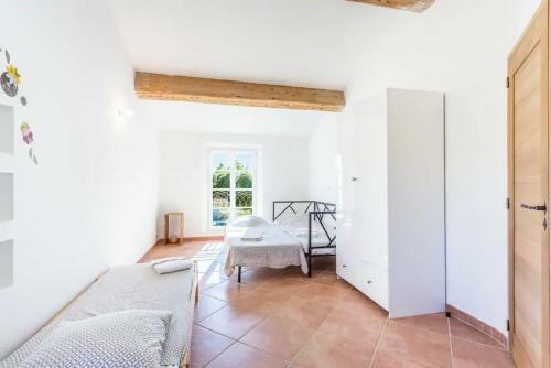 Villa With 6 Bedrooms In Rognes With Private Pool And Wifi