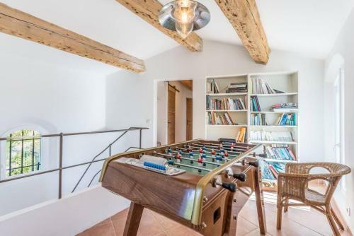 Villa With 6 Bedrooms In Rognes With Private Pool And Wifi