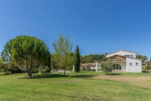 Villa With 6 Bedrooms In Rognes With Private Pool And Wifi