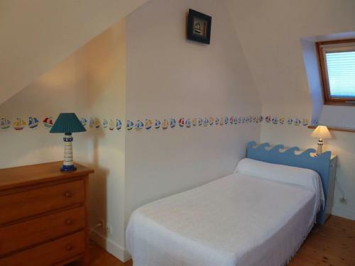 Comfortable Holiday Home In Roscoff With Garden