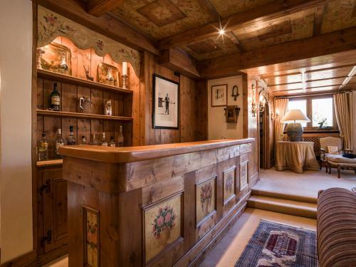 Saint-bon-tarentaise Chalet Sleeps 12 With Wifi