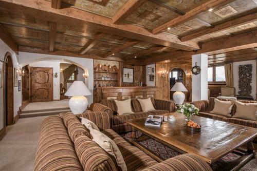 Saint-bon-tarentaise Chalet Sleeps 12 With Wifi