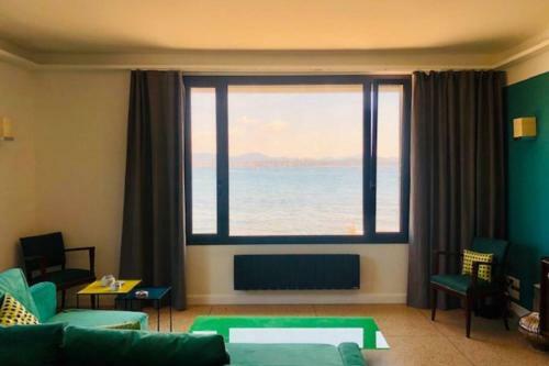 Unique ! Waterfront Apartment In St Aygulf