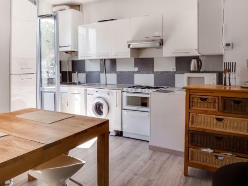 Blissful Apartment In Saint Chamond With Balcony