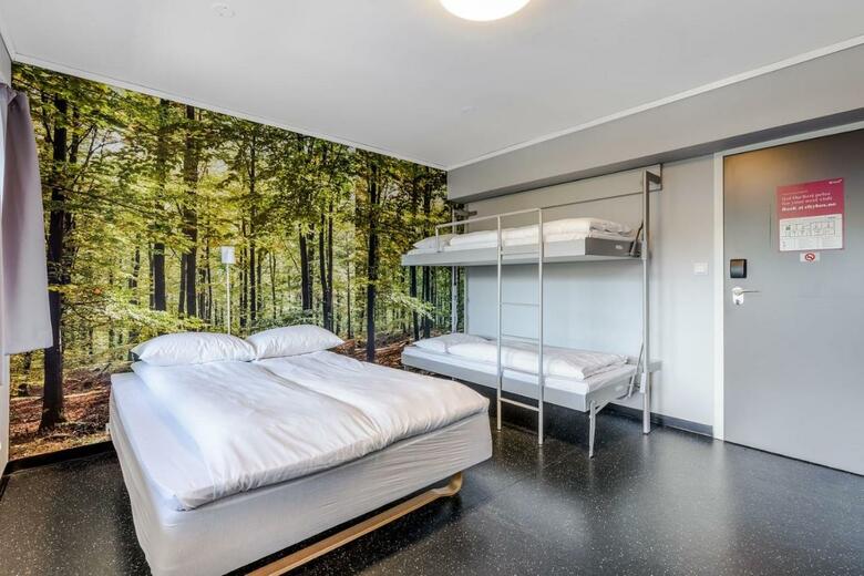 Yess! Hotel